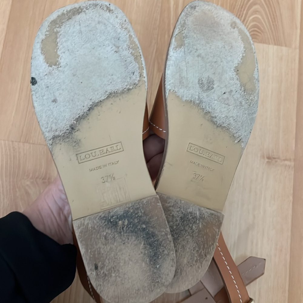 Lou.Earl Tan Leather Sandals with Gold Accents - Picture 12 of 16